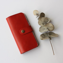 [適用於iphone5、5S，SE]帶有牛皮和自由印花紅色的iPhone護套 第3張的照片