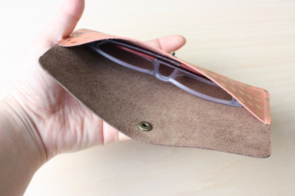 ピッグスキンのペンケース　みずたまピンク×ライトグレージュ 3枚目の画像