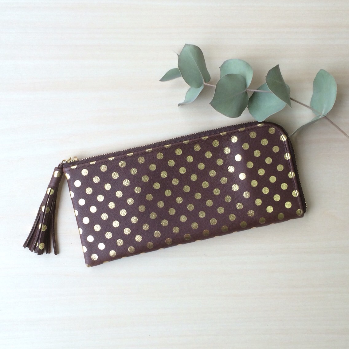 ピッグスキンのスリムな長財布　みずたまチョコレート