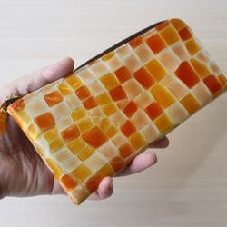 ステンドグラス模様のスリムな長財布　Ｌ字型　オレンジ 3枚目の画像