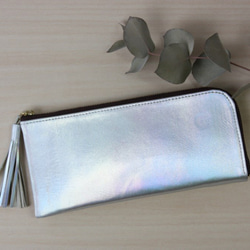 ゴートレザーのスリムな長財布　Ｌ字型　シルバーレインボー 1枚目の画像