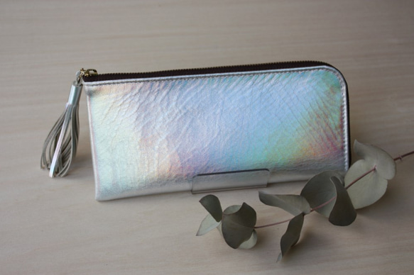ゴートレザーのスリムな長財布　Ｌ字型　シルバーレインボー 7枚目の画像