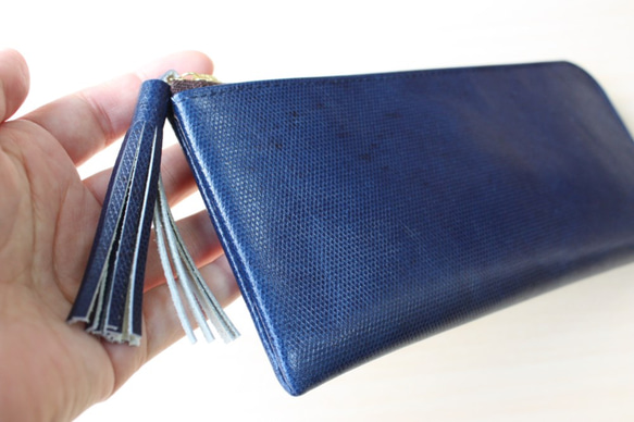 【最後の1点です】牛革のスリムな長財布L字型　ロイヤルブルー 4枚目の画像