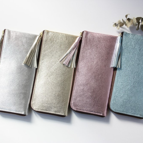 ゴートレザーのスリムな長財布 L字型 ライトブルー 長財布