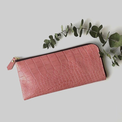 牛革のスリムな長財布　Ｌ字型　クロコダイル型押し　春いろピンク 1枚目の画像