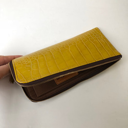牛革のスリムな長財布　Ｌ字型　クロコダイル型押し　ミモザイエロー 3枚目の画像