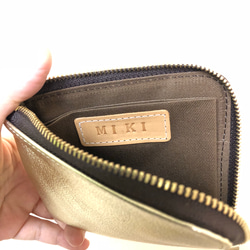 ゴートレザーのスリムなミニ財布　シルバー 12枚目の画像