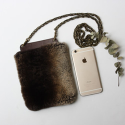 [購買數量有限！ ]皮革和兔毛mofumofu智能手機袋 第7張的照片