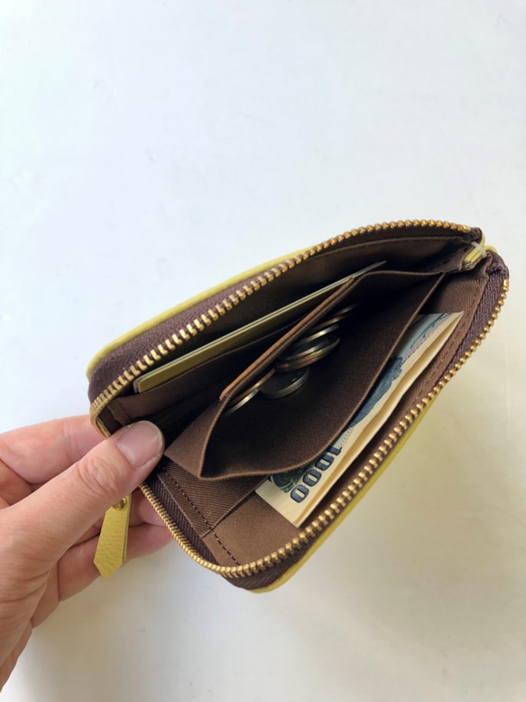 【レモンイエロー】牛本革のスリムなミニ財布　シュリンク　 6枚目の画像