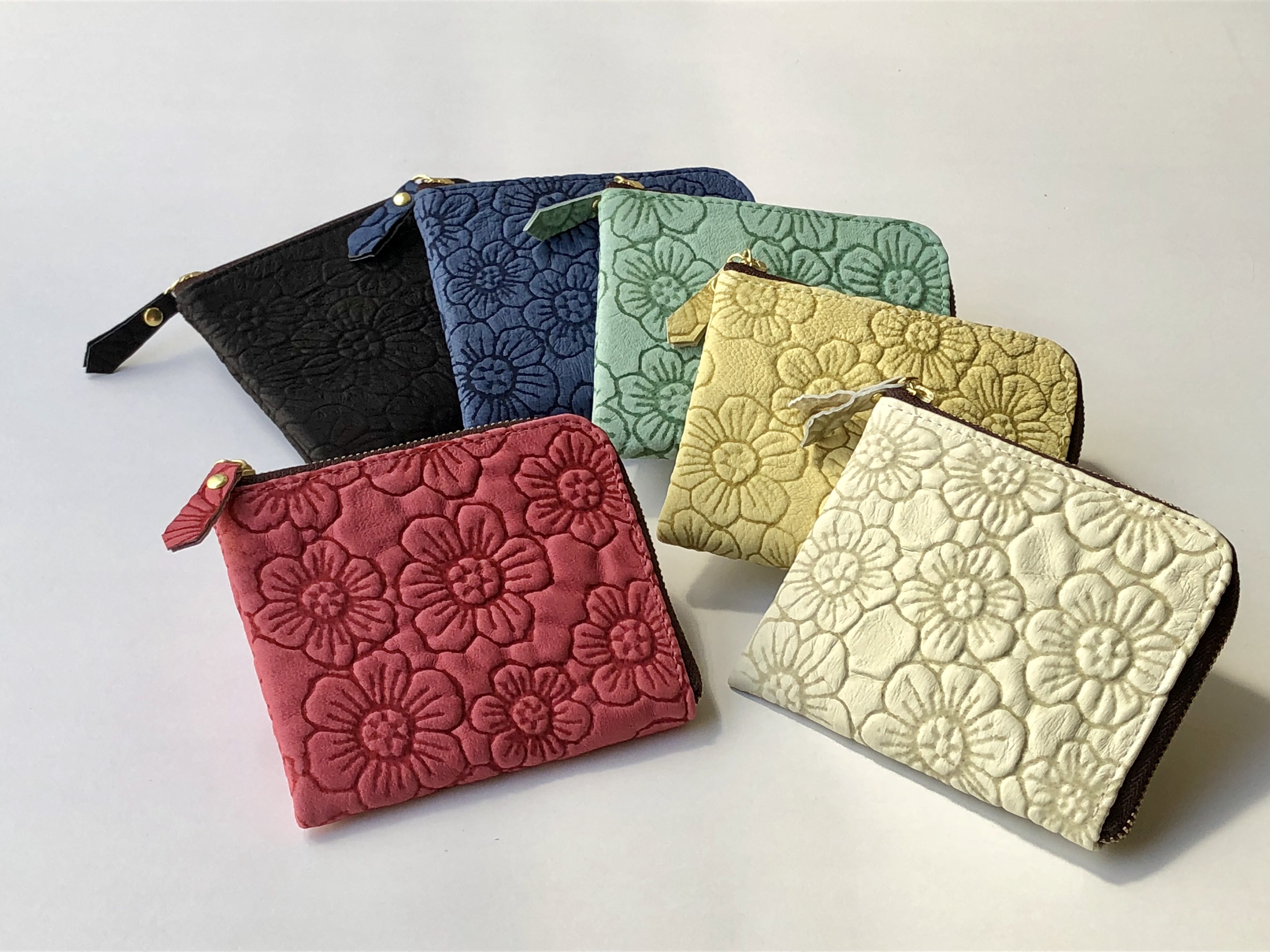 ピッグスキンのスリムなミニ財布　フラワー　7カラー
