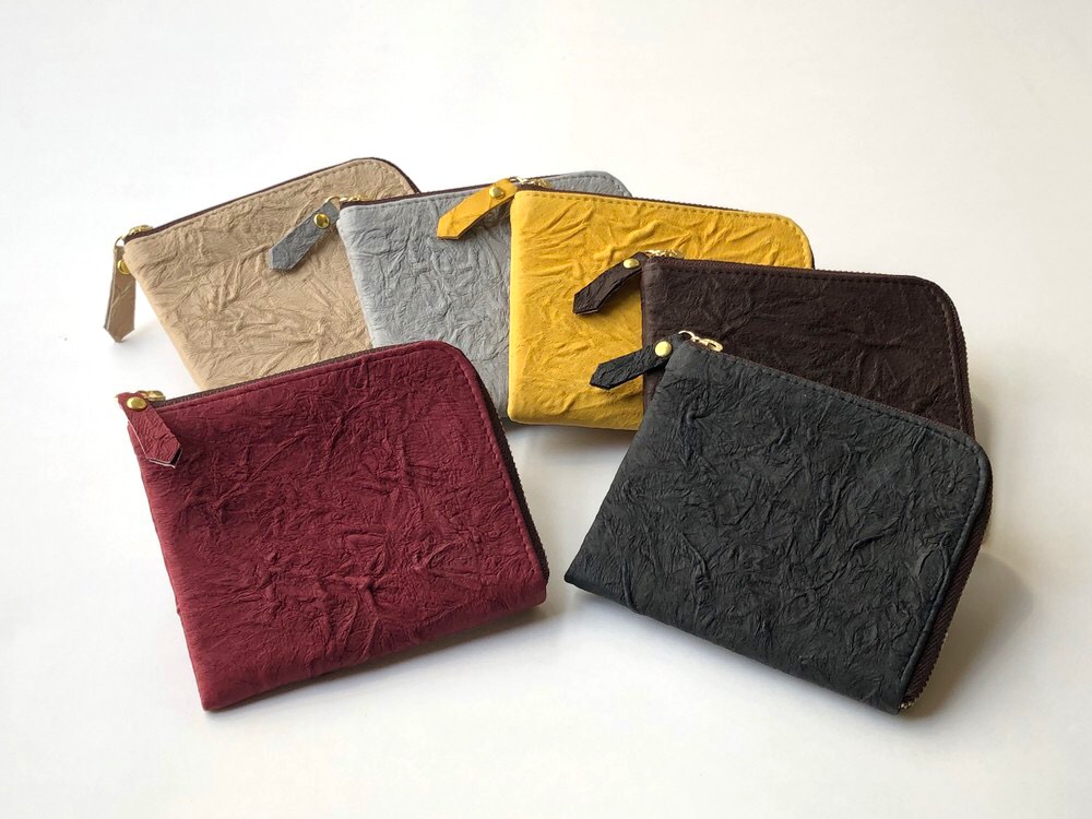 父の日ギフトに！ ピッグスキンのスリムなミニ財布　シワ