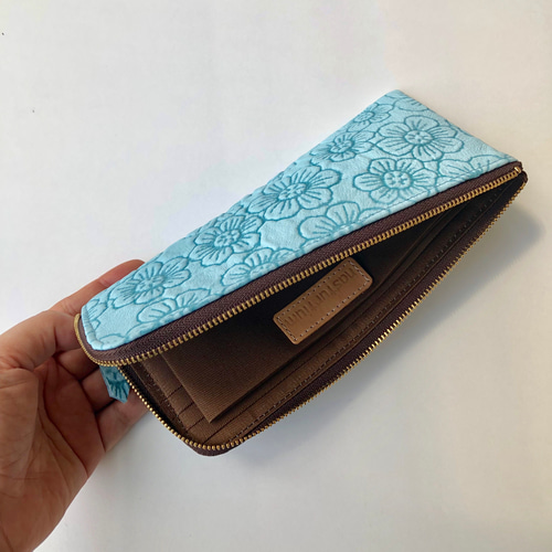 モリス〈ピンパーネル〉L型財布＆ブルー長財布 モリスデザインの型押しが美しいスリムな【L字ファスナー長財布】