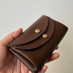 【ブラウン】牛革のコロンとかわいい小さなお財布　 2枚目の画像