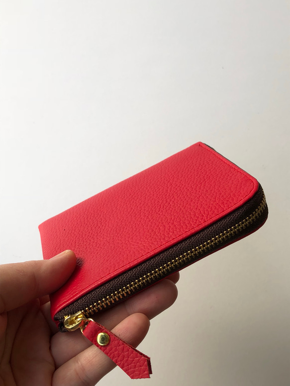 【レッド】牛本革のスリムなミニ財布　シュリンク 3枚目の画像