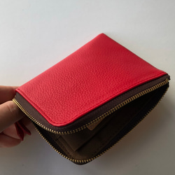 【レッド】牛本革のスリムなミニ財布　シュリンク 4枚目の画像