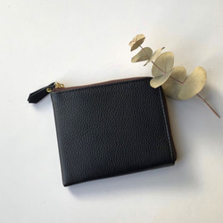 【ブラック】牛本革のスリムなミニ財布　シュリンク 1枚目の画像