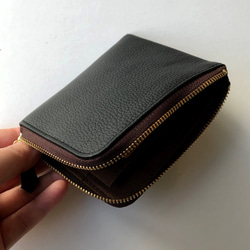 【ブラック】牛本革のスリムなミニ財布　シュリンク 3枚目の画像