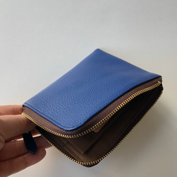 【ブルー】牛本革のスリムなミニ財布　シュリンク 4枚目の画像