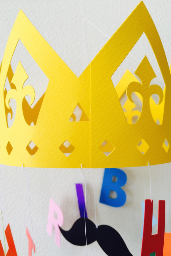 HAPPY BIRTHDAY 王冠モビール 2枚目の画像