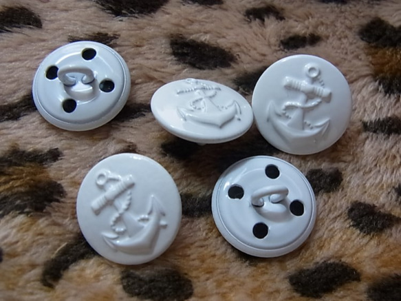 イカリマーク　メタルボタン　15ｍｍ　白　3個入り 2枚目の画像