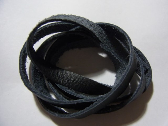 本革　黒（ｳｫｯｼｬﾌﾞﾙﾚｻﾞｰ使用）10mm巾ﾃｰﾌﾟ　1ｍｘ1本 1枚目の画像