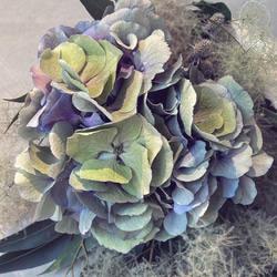 紫陽花とスモークツリーのスワッグ 2枚目の画像