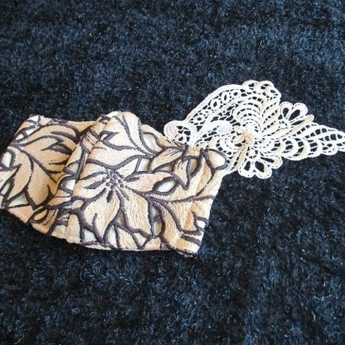 ケミカルレース♡ハンドメイドマスク　オーダーページ 136大人秋レース 快適 マスクハンドメイド＊葉っぱ柄カットワーク