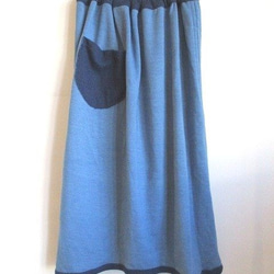 【SALE】　青×紺　リバーシブル　アップリケ花ニットフレアースカート　1点物 3枚目の画像