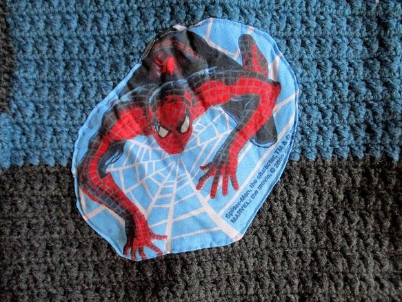 SALE【新作】９０サイズ　手編みフード付きカーディガン　スパイダーマンアップリケ　1点物 9枚目の画像
