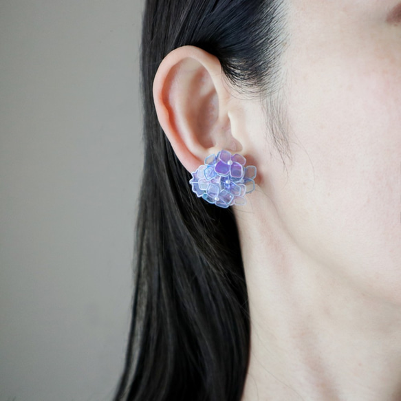 青紫陽花耳飾り　季節限定作品 2枚目の画像