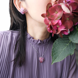 『特集掲載』紫陽花ネックレス　２色あり 4枚目の画像