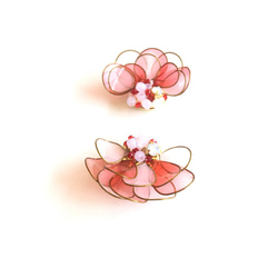 短暫的春天花粉紅色格萊德耳環或耳釘 第3張的照片