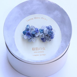 紫陽花の花耳飾り　　青 4枚目の画像