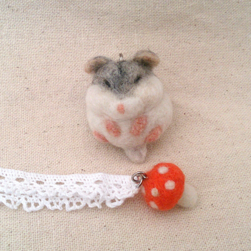 コロリン。ハムスターさんストラップ 羊毛フェルト 羊毛フェルト