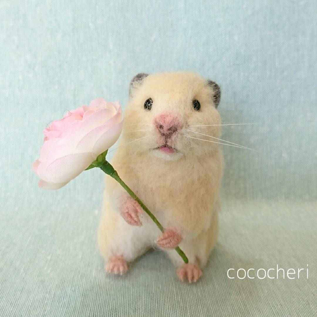 専用です ◇キンクマハムスター＆バナナ◇羊毛フェルト ぶら下がる羊毛キンクマちゃん！ #羊毛フェルト #羊毛フェルト