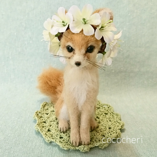 花冠のフェネックキツネさん 羊毛フェルト 羊毛フェルト cococheri