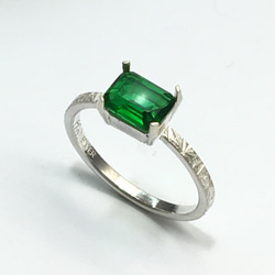 No.255 Beautiful emerald green square ring. 8枚目の画像