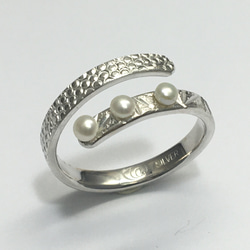 No.262 Cute ring with Nanako pattern pearls. 1枚目の画像