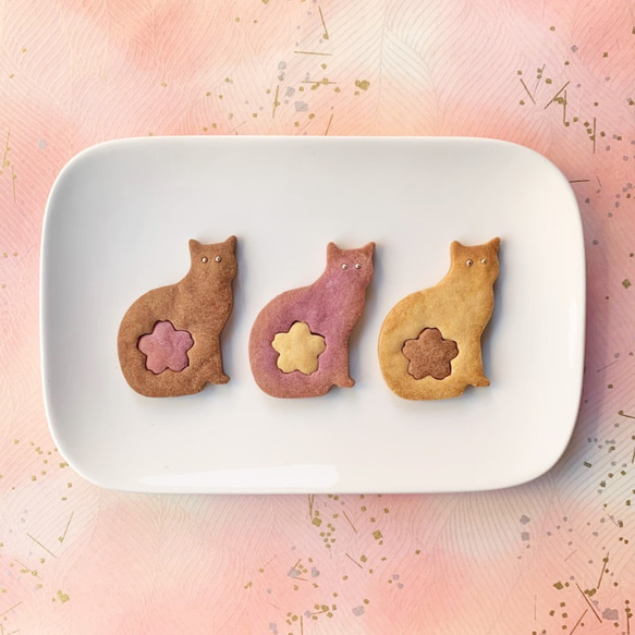 米粉の桜にゃんこクッキー１８枚セット（紫いも・ココア・キャラメル味）【クリックポスト送料無料】 1枚目の画像
