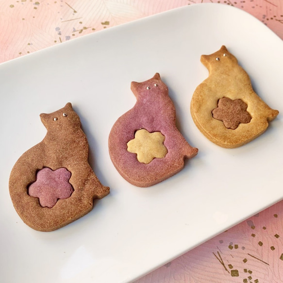 米粉の桜にゃんこクッキー１８枚セット（紫いも・ココア・キャラメル味）【クリックポスト送料無料】 3枚目の画像