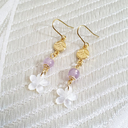 [點擊後免費送貨薰衣草紫水晶（光環處理）櫻花的白色貝殼耳環 第1張的照片
