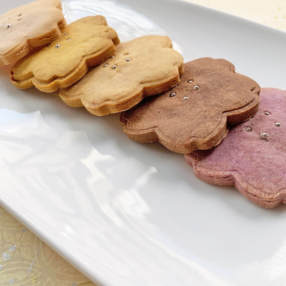 米粉のさくらクッキー５枚セット（バニラ・紫いも・かぼちゃ・ココア・キャラメル味） 4枚目の画像