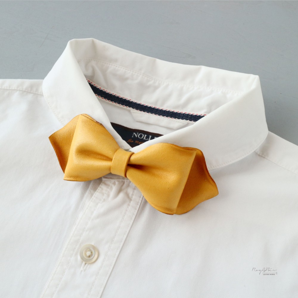 【カラーオーダー】 レザー蝶ネクタイ -pointed-