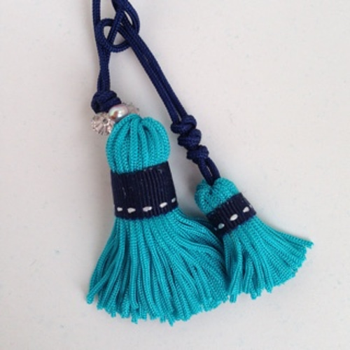 ハンドメイド青タッセルキーホルダー　093001 ハンドメイド青タッセルキーホルダー 093001 傘用アクセサリーの