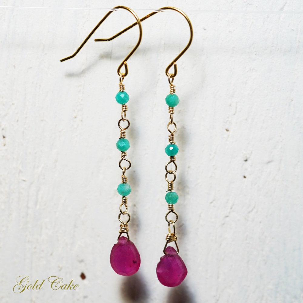 ペルー産アマゾナイトとルビーのロングピアス