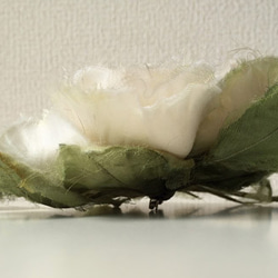 布花 コサージュ　薔薇（アイボリーグリーン） 3枚目の画像