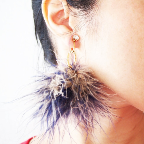 マラボーファーのバックキャッチピアス blue&beige ピアスデザイン変更 