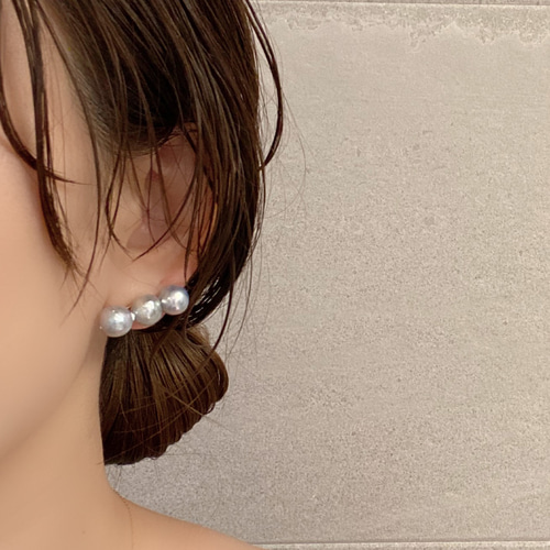 ブルーアコヤ 3連パール ピアス イヤリング ピアス（スタッド・一粒