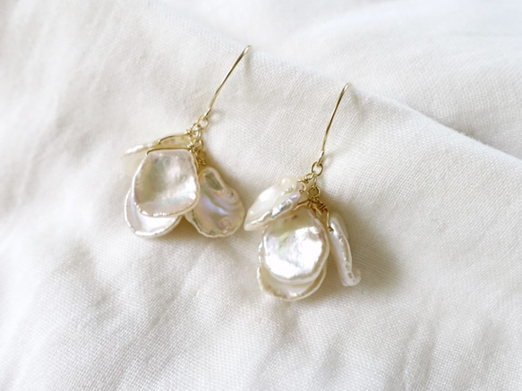 再販・14kgf・天然石】花びらけしパールの房ピアス・イヤリング変更可