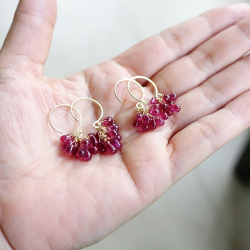 14kgf・天然石】ルビーの房ピアス（S1）・イヤリング変更可  